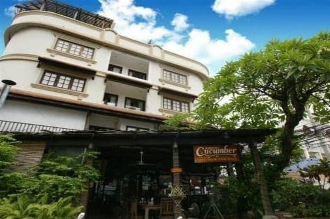 Cucumber Inn Suite Pattaya Eksteriør billede